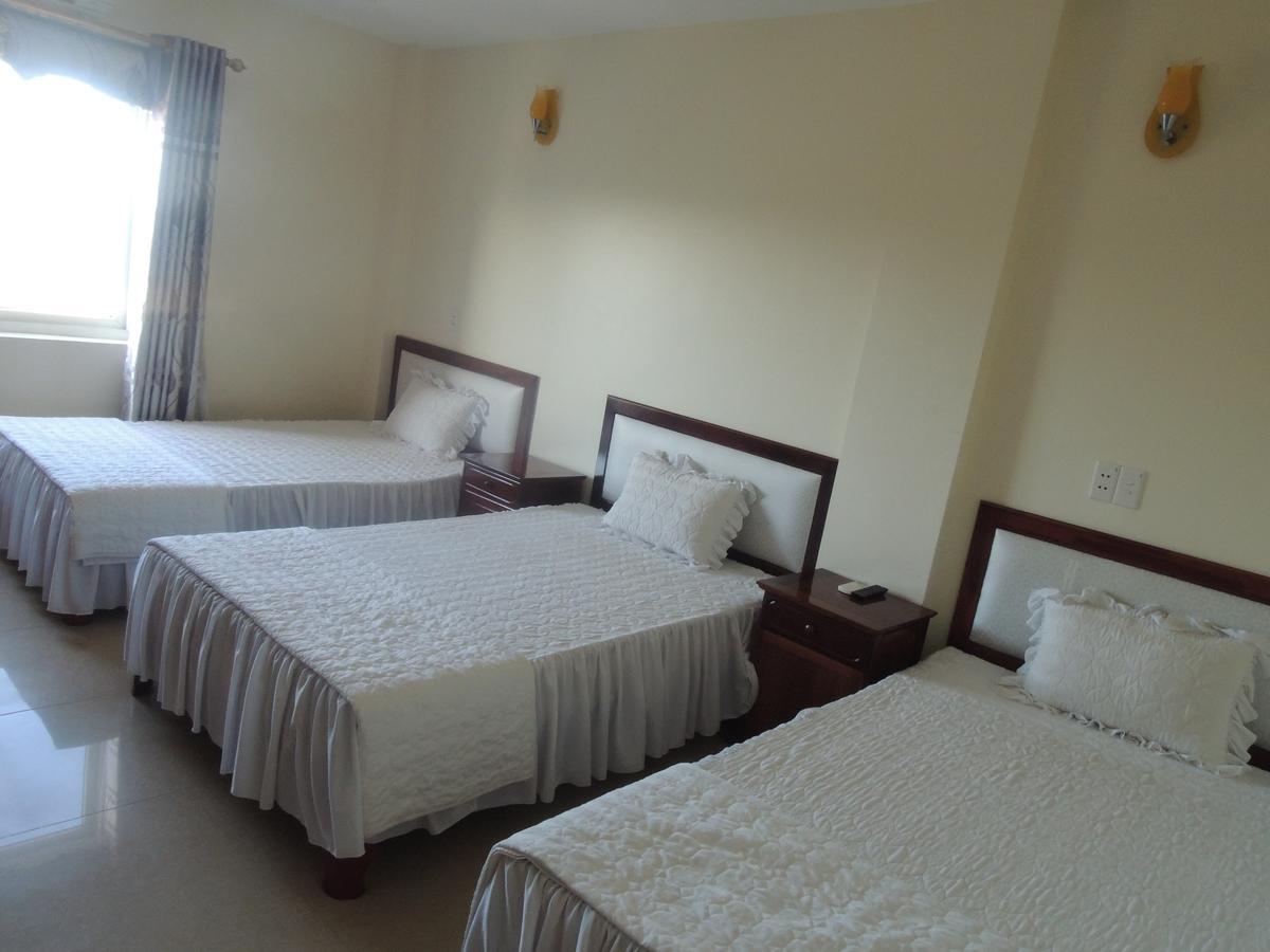 Ngan Ha Hotel Dong Hoi Exterior photo