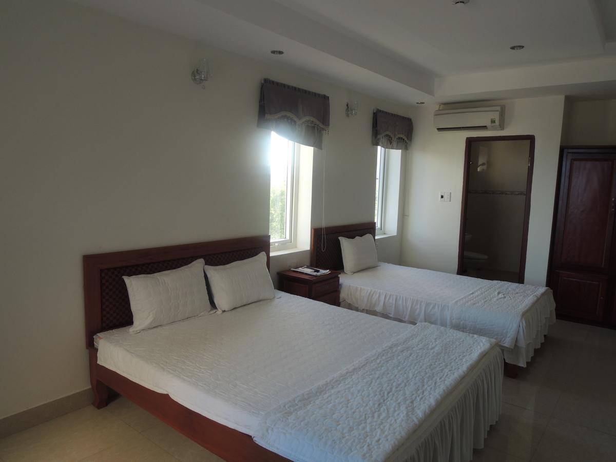 Ngan Ha Hotel Dong Hoi Exterior photo
