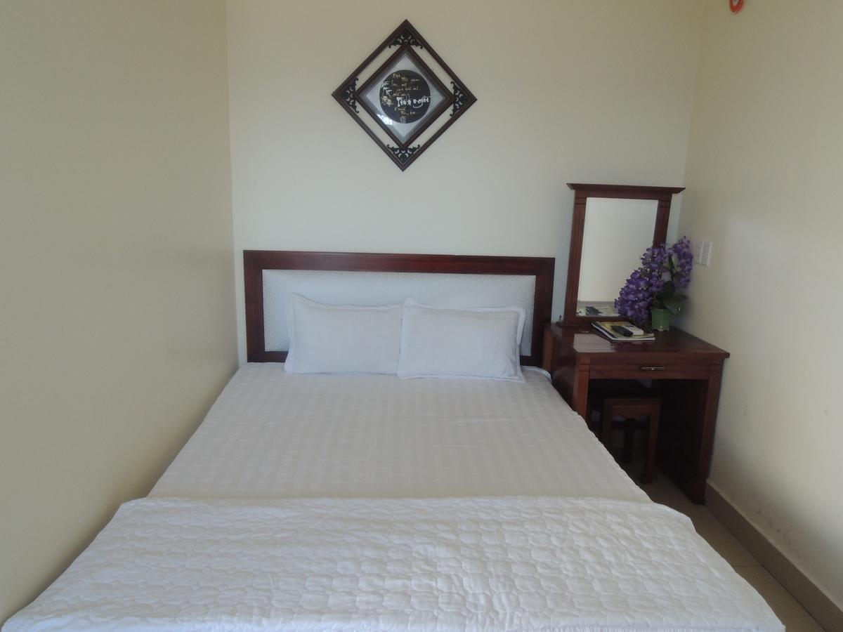Ngan Ha Hotel Dong Hoi Exterior photo